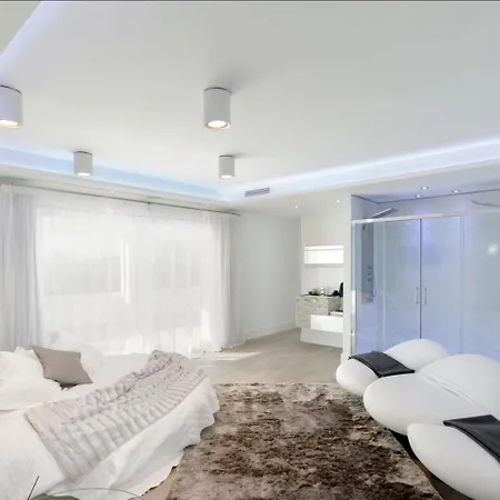 Luxury By Lodgerstrip Budget Holidays